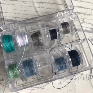 Canettes de fils à coudre